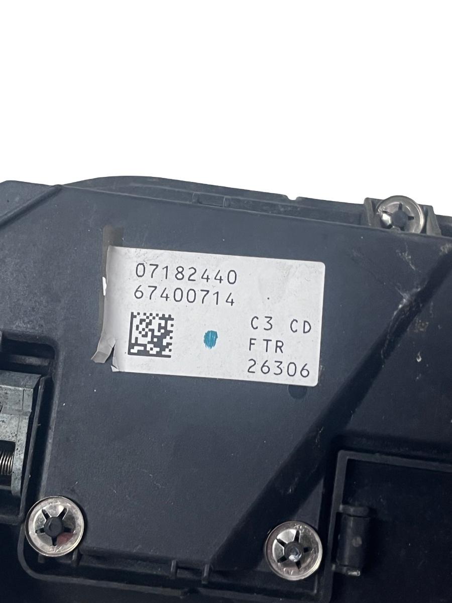 Suport maner + inchidere centralizata dreapta fata  BMW 6 (M6) E63 UK 2004 - 2010  Cabrio  15771410RH – foto 2