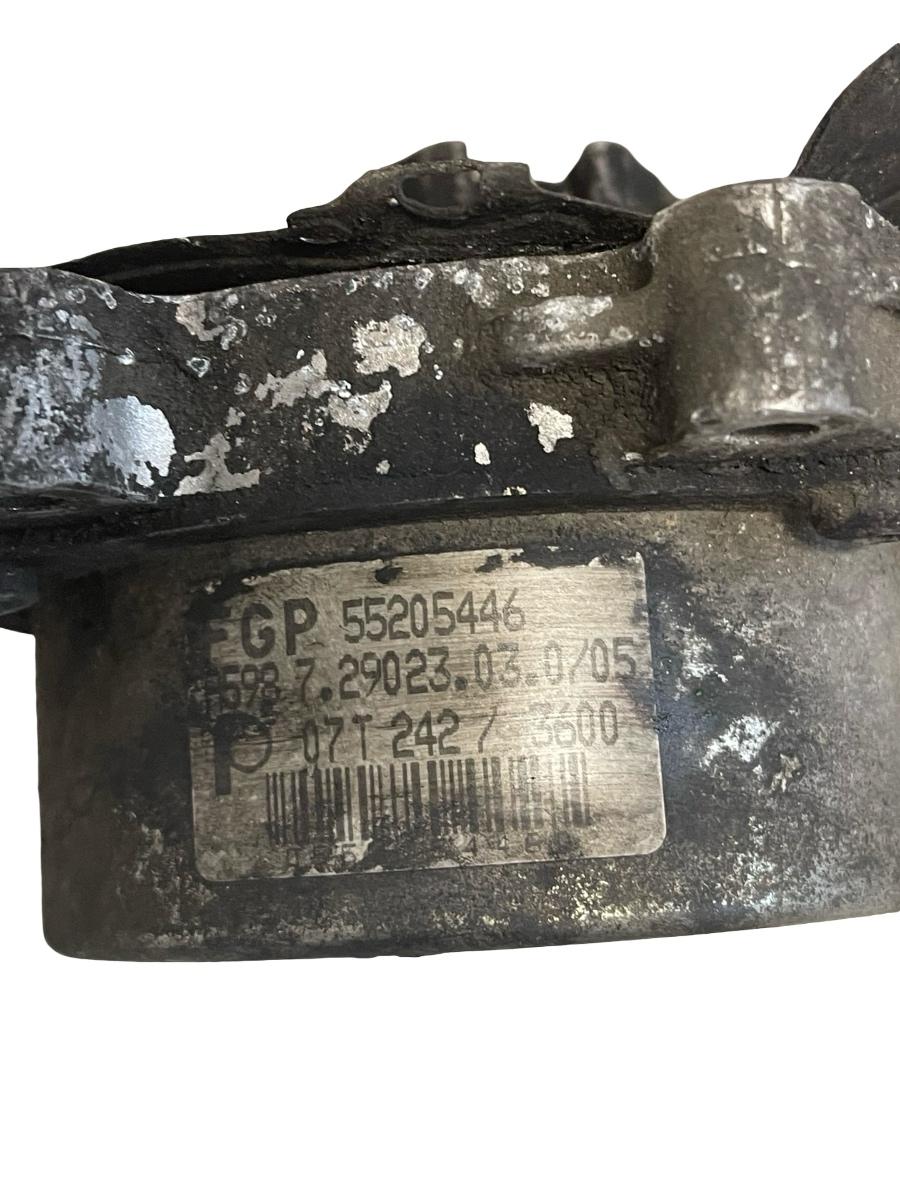 Pompa de vacuum FIAT CROMA II 194 2005 - > 1.9 D Multijet 939 A2.000 55205446 – foto 2
