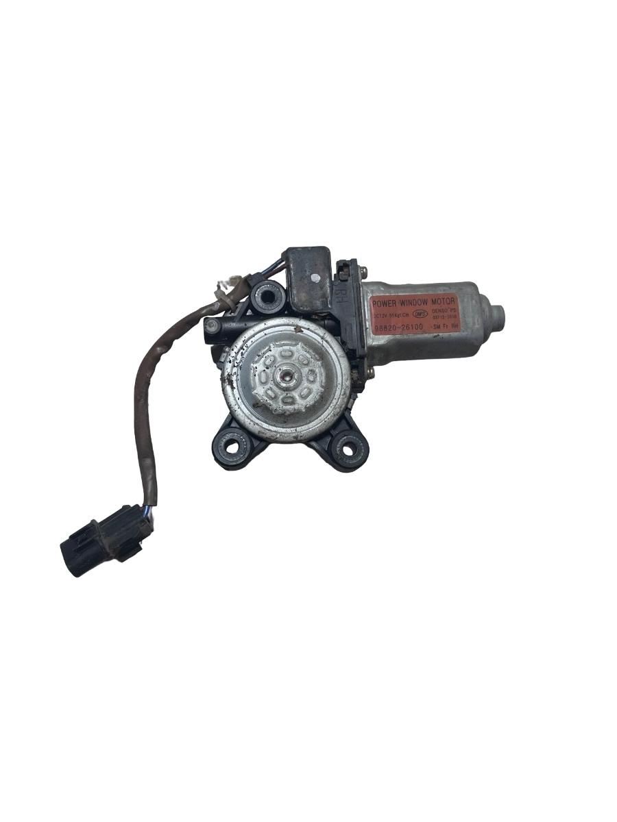 Motoras geam dreapta fata HYUNDAI SANTA FE I SM 2000 - 2006 9882026100