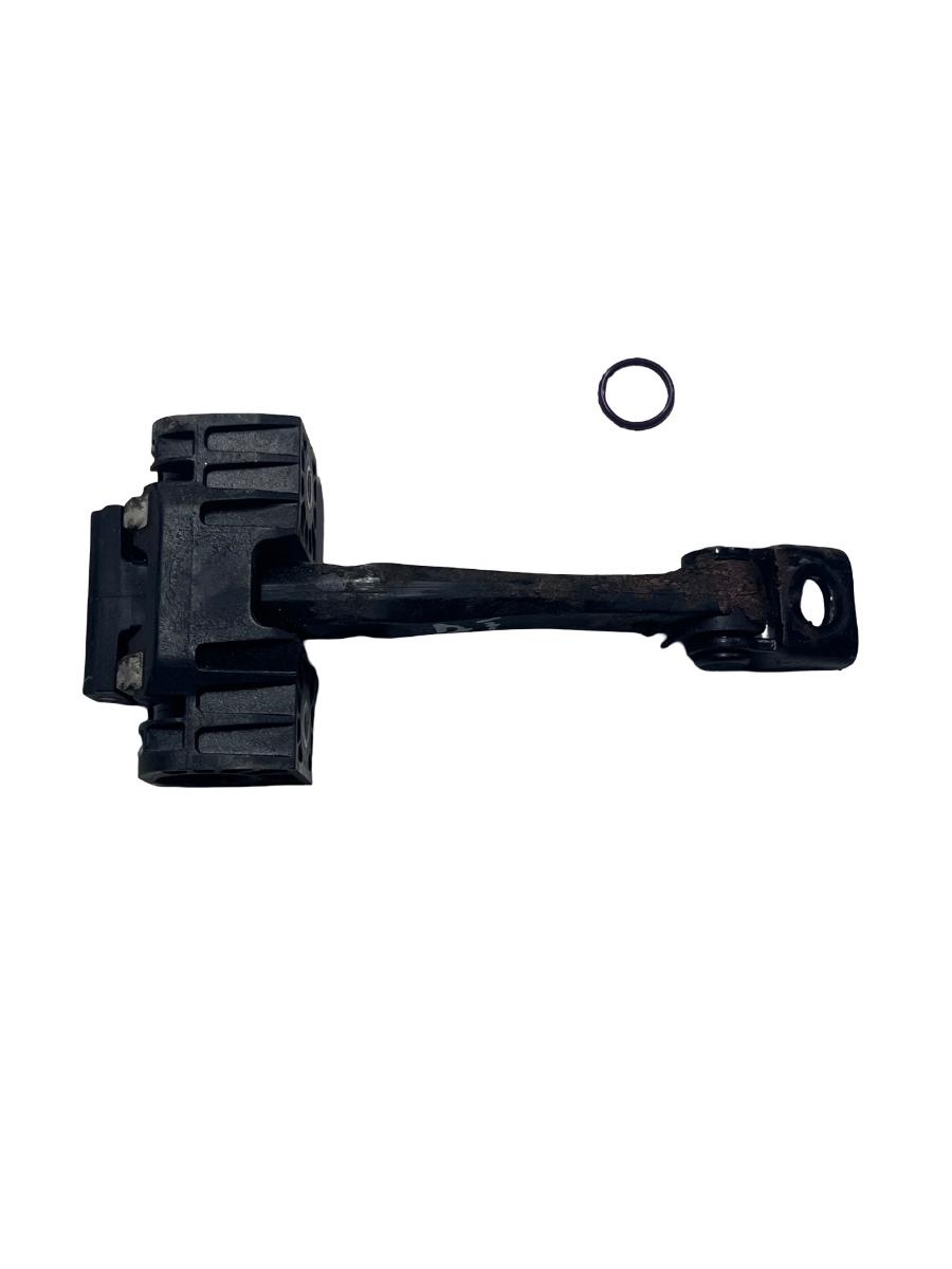 Limitator portiera  dreapta fata BMW 3 V E90 2004 - 2012