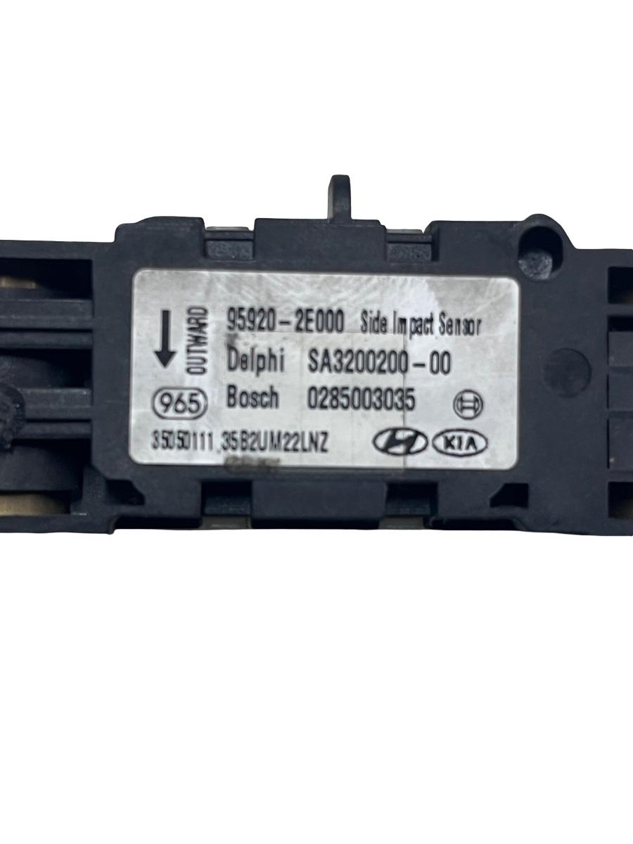 Senzor de impact airbag stanga fata KIA SPORTAGE JE_, KM_ 2004 - > 959202E000 – foto 4