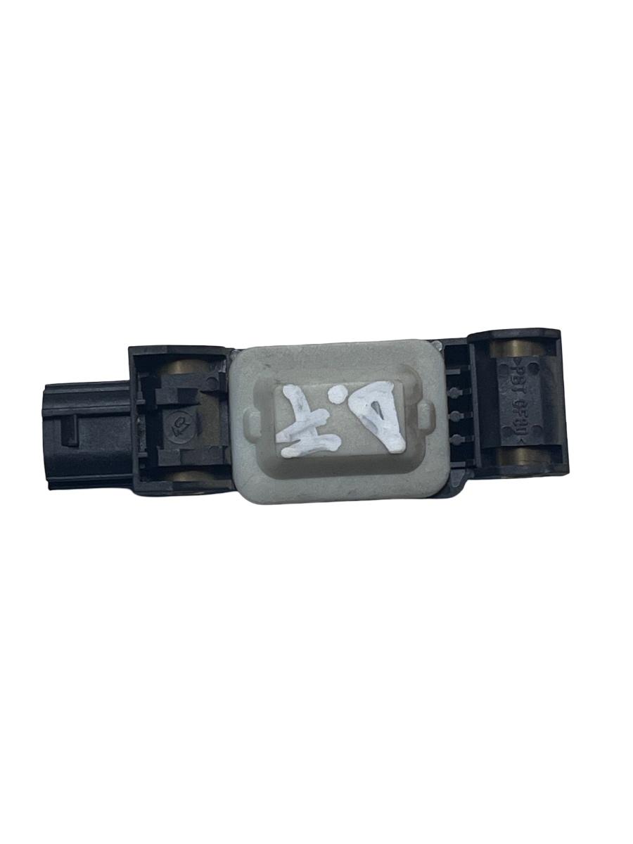 Senzor de impact airbag dreapta fata KIA SPORTAGE JE_, KM_ 2004 - > 959202E000 – foto 2