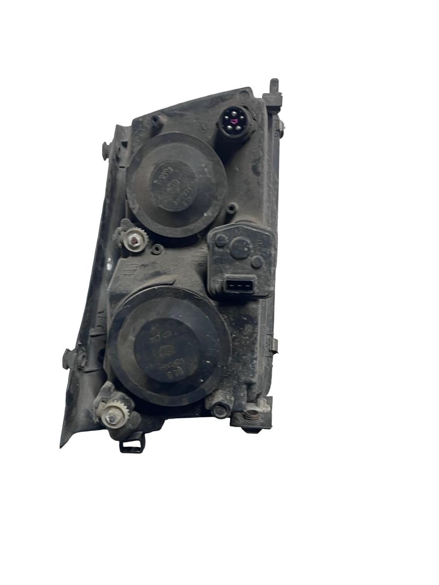 Far stanga VOLKSWAGEN PASSAT  3B5 1997 - 2001 – foto 2