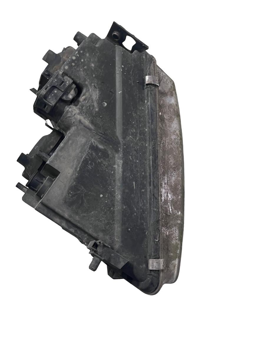 Far dreapta VOLKSWAGEN PASSAT 3B5 1997 - 2001 – foto 3