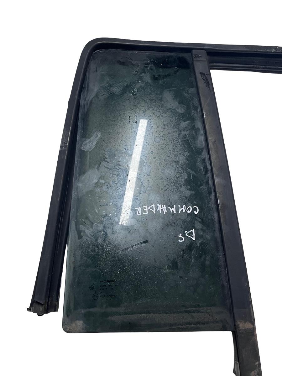 Geam fix dreapta spate JEEP COMMANDER XK, XH 2005 - 2010 – foto 2