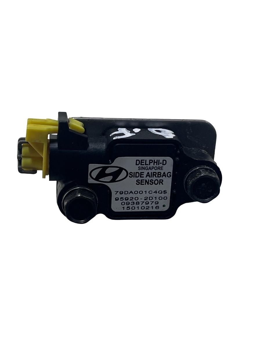 Senzor de impact airbag dreapta fata HYUNDAI ELANTRA Estate 1998 - 2002 959202D100