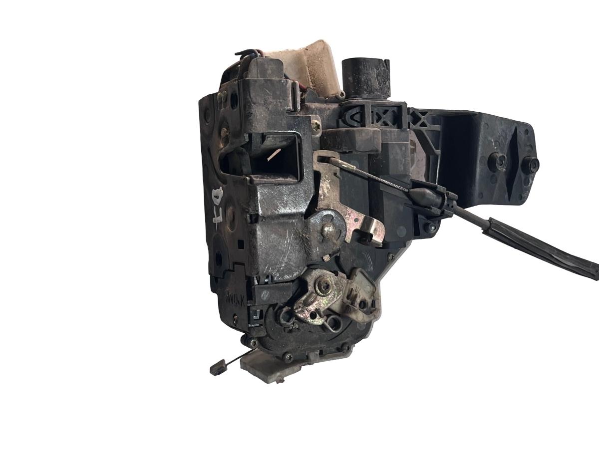 Broasca usa dreapta fata VOLKSWAGEN PASSAT Estate 3B5 1997 - 2001