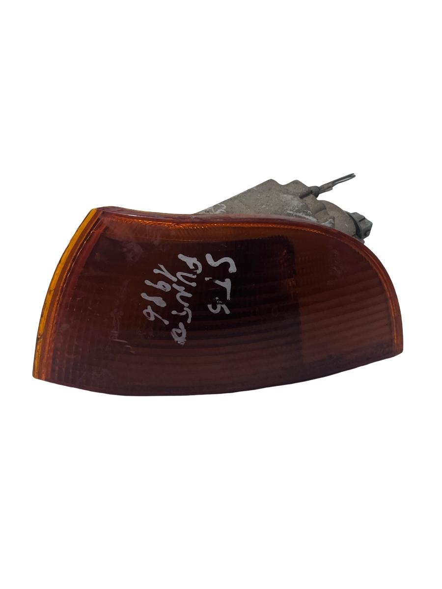 Lampa de semnalizare dreapta fata FIAT PUNTO 176_ 1993 - 1999 (Crapata carcasa spate)
