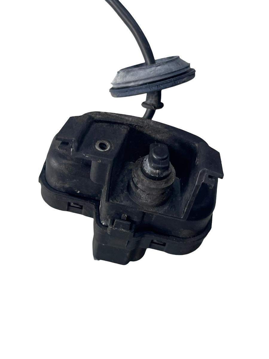 Motoras deschidere rezervor combustibil SKODA SUPERB 3T4 2008 - 2015 3T0810773