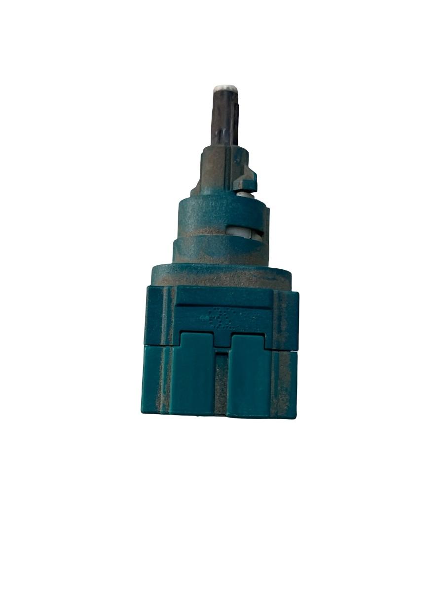Switch  pedala de frana VOLKSWAGEN TRANSPORTER V Bus 7HB, 7HJ, 7EB, 7EJ, 7EF, 7EG, 7HF,  1C0945511A – foto 2