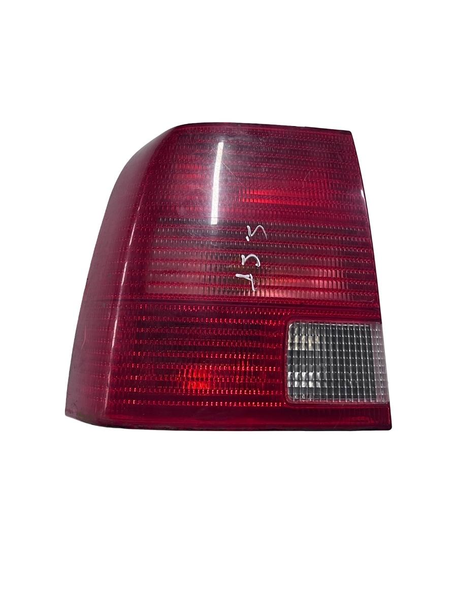 Lampa spate / Stop stanga spate VOLKSWAGEN PASSAT 3B2 1996 - 2001 3B5945095F
