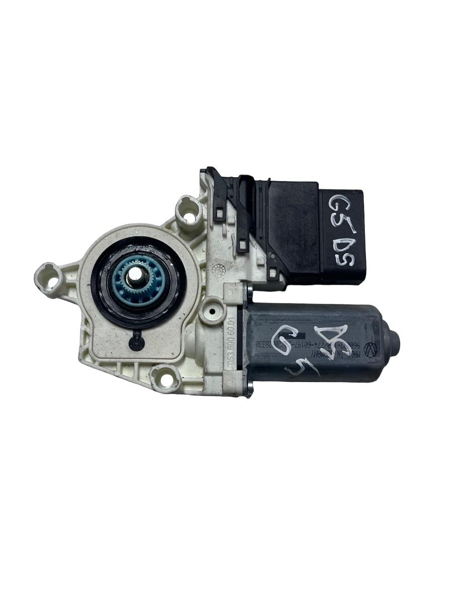 Motoras geam dreapta spate VOLKSWAGEN GOLF V Variant 1K5 2007 - 2009 1K0959704P – foto 3