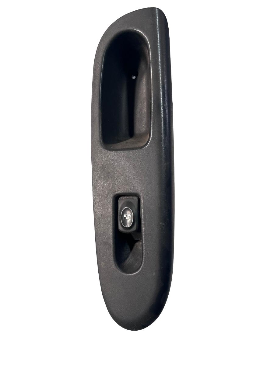 Panou  geam electric dreapta fata RENAULT Symbol II [ 2008 - 2013 ] 8200507732