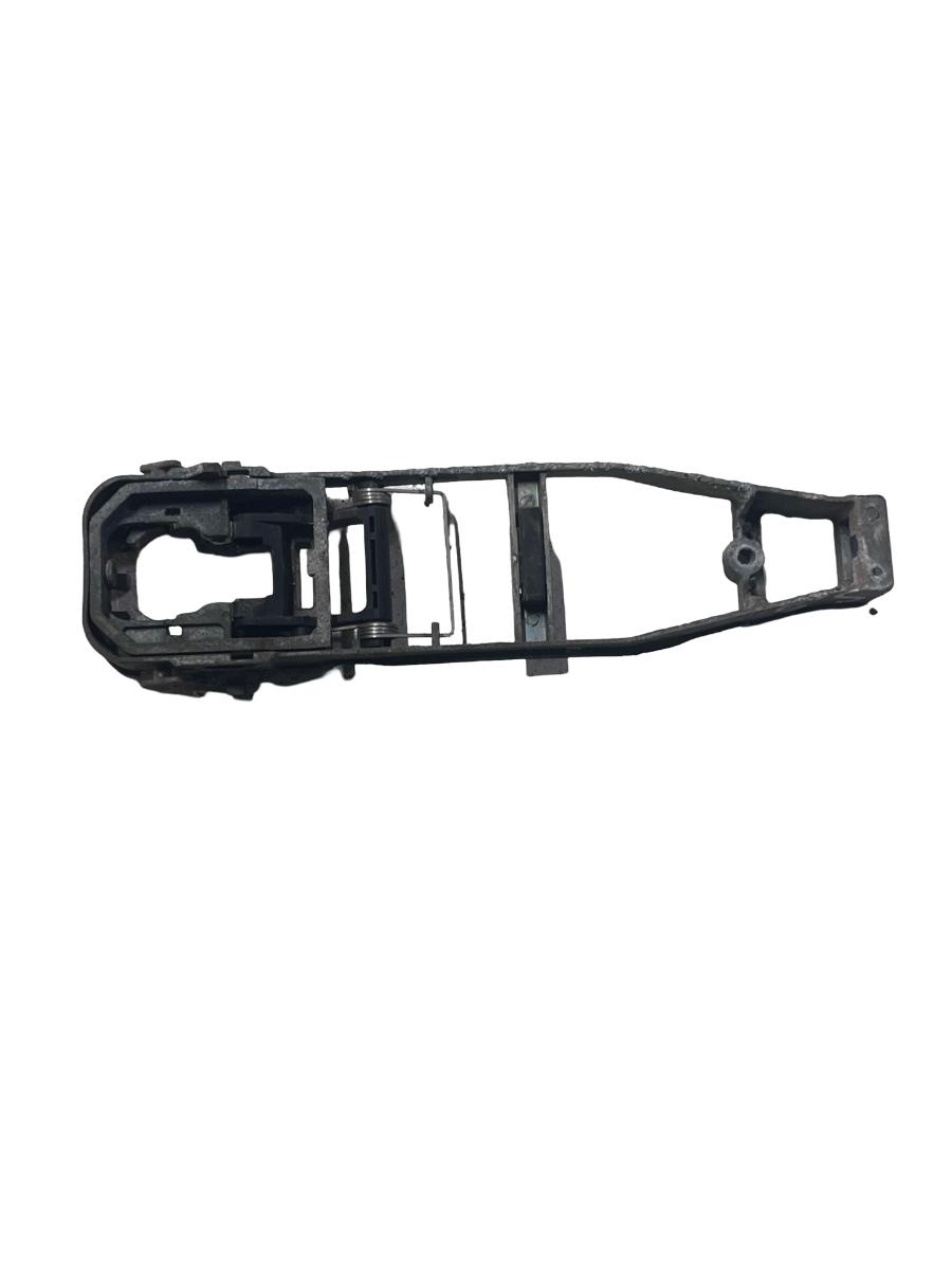 Maner/suport exterior portiera  stanga spate VOLKSWAGEN TRANSPORTER V Platform/Chassis 7JD, 7JE, 7JL, 7JY, 7J 1C0837335 – foto 2