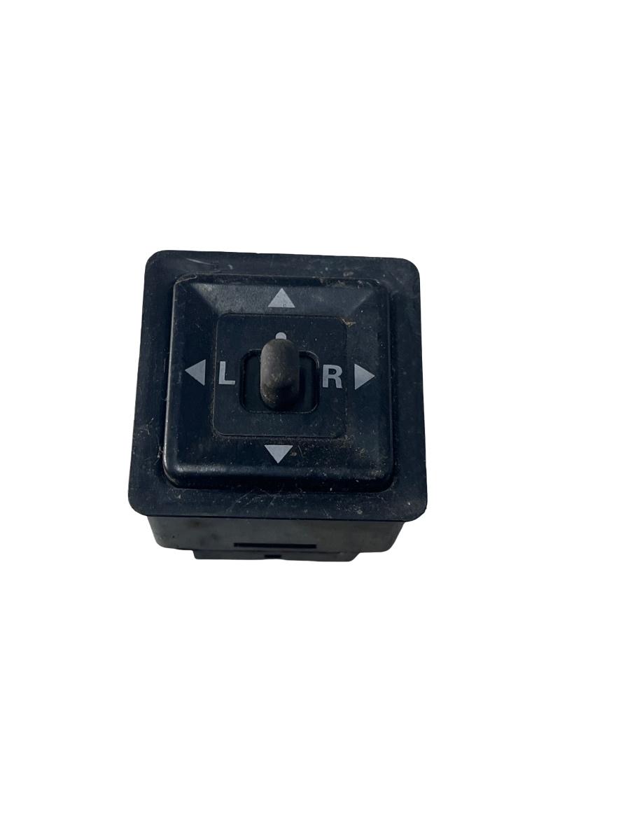 Buton reglaj oglinzi  MITSUBISHI PAJERO II Canvas Top V2_W, V4_W 1990 - 2000