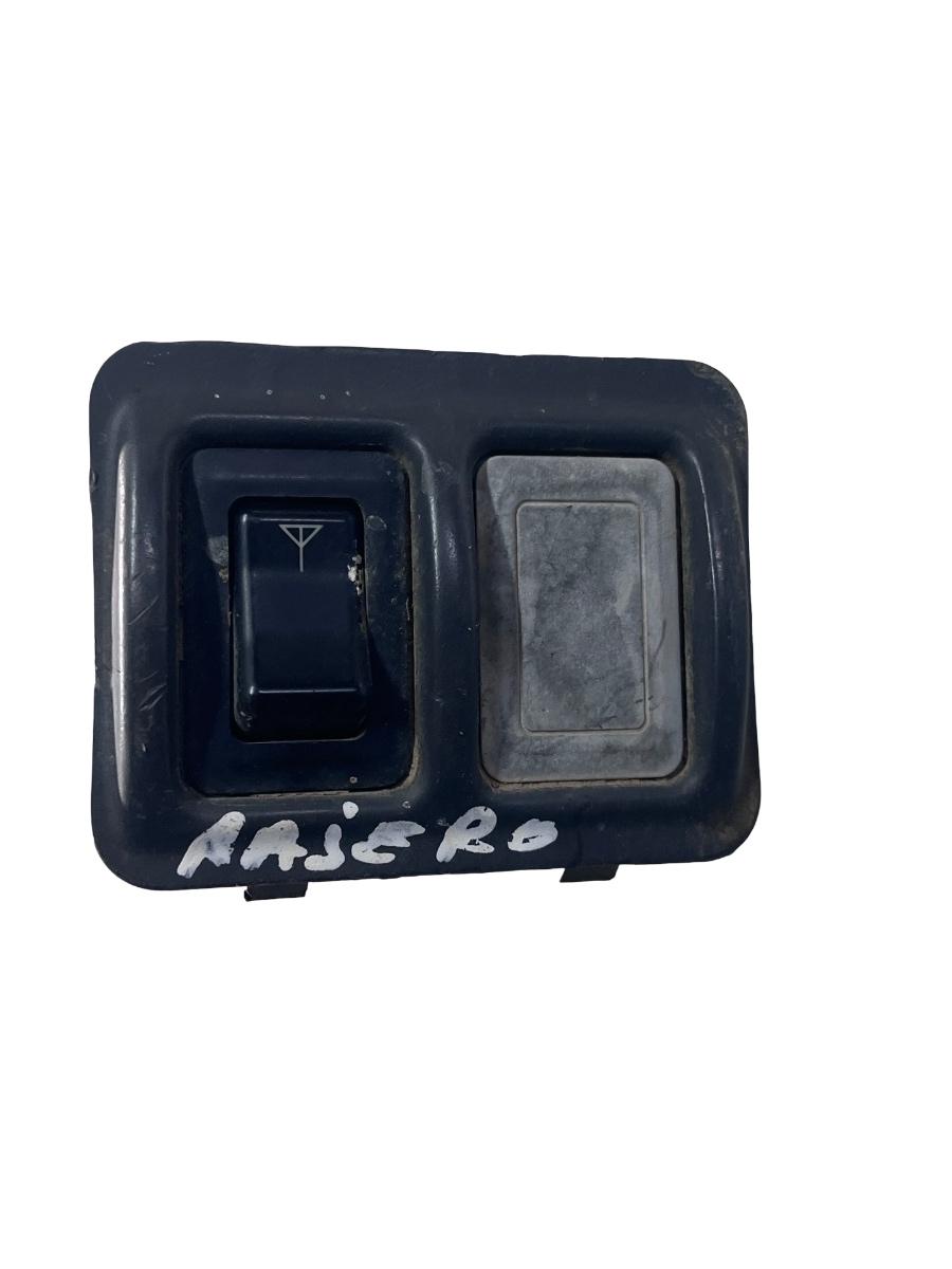 Alte comutatoare/butoane/selectoare MITSUBISHI PAJERO II Canvas Top V2_W, V4_W 1990 - 2000 XB652205