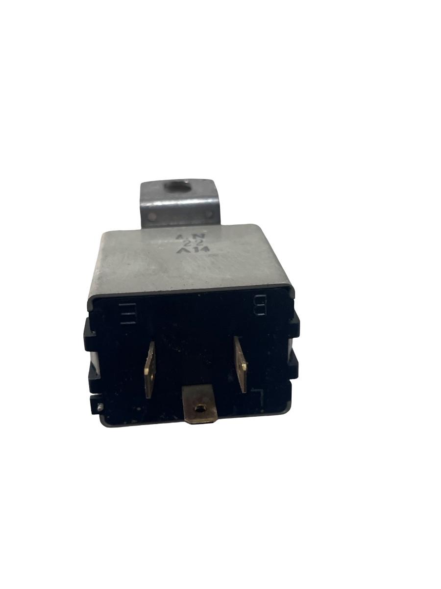 Releu alarma MITSUBISHI PAJERO II Canvas Top V2_W, V4_W 1990 - 2000 MB894074 – foto 2