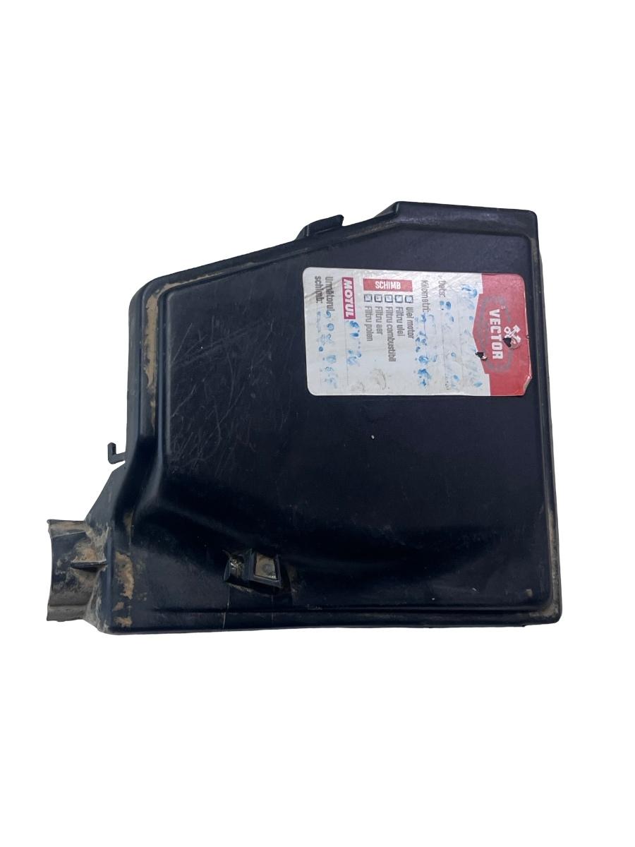 Capac tablou de sigurante DACIA DUSTER 2010 - >