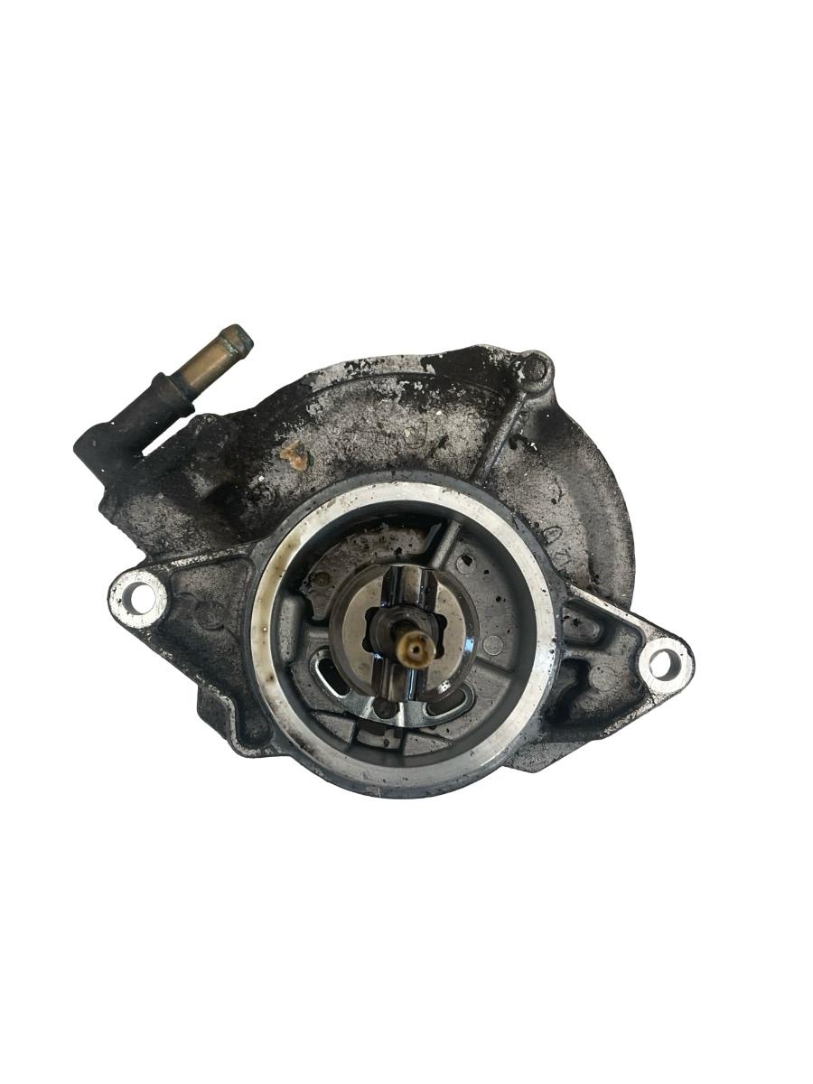 Pompa de vacuum AUDI A5/S5 8T3 2007 - 2017 2.7 TDI CAM  057145100A
