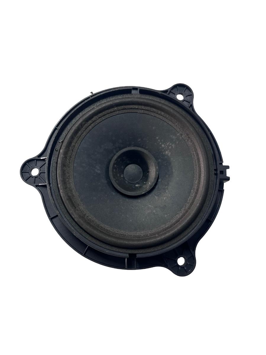 Difuzor portiera dreapta spate NISSAN QASHQAI / QASHQAI +2 I J10, JJ10 2006 - 2014