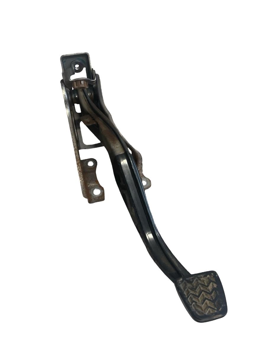 Pedala de frana TOYOTA YARIS _P13_ 2012 - > 1.3 VVTi 1NR-FE – foto 3