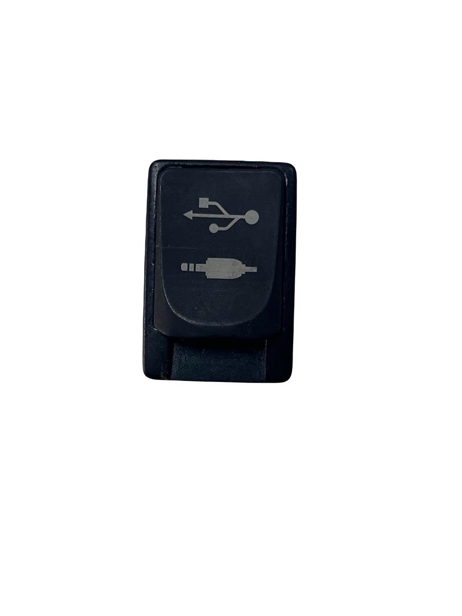 Buton  USB TOYOTA YARIS _P13_ 2012 - > 861900D030