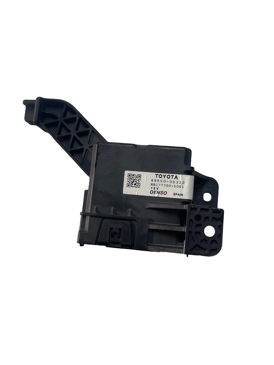 Comutator aer conditionat (AC) TOYOTA YARIS _P13_ 2012 - > 886500D320