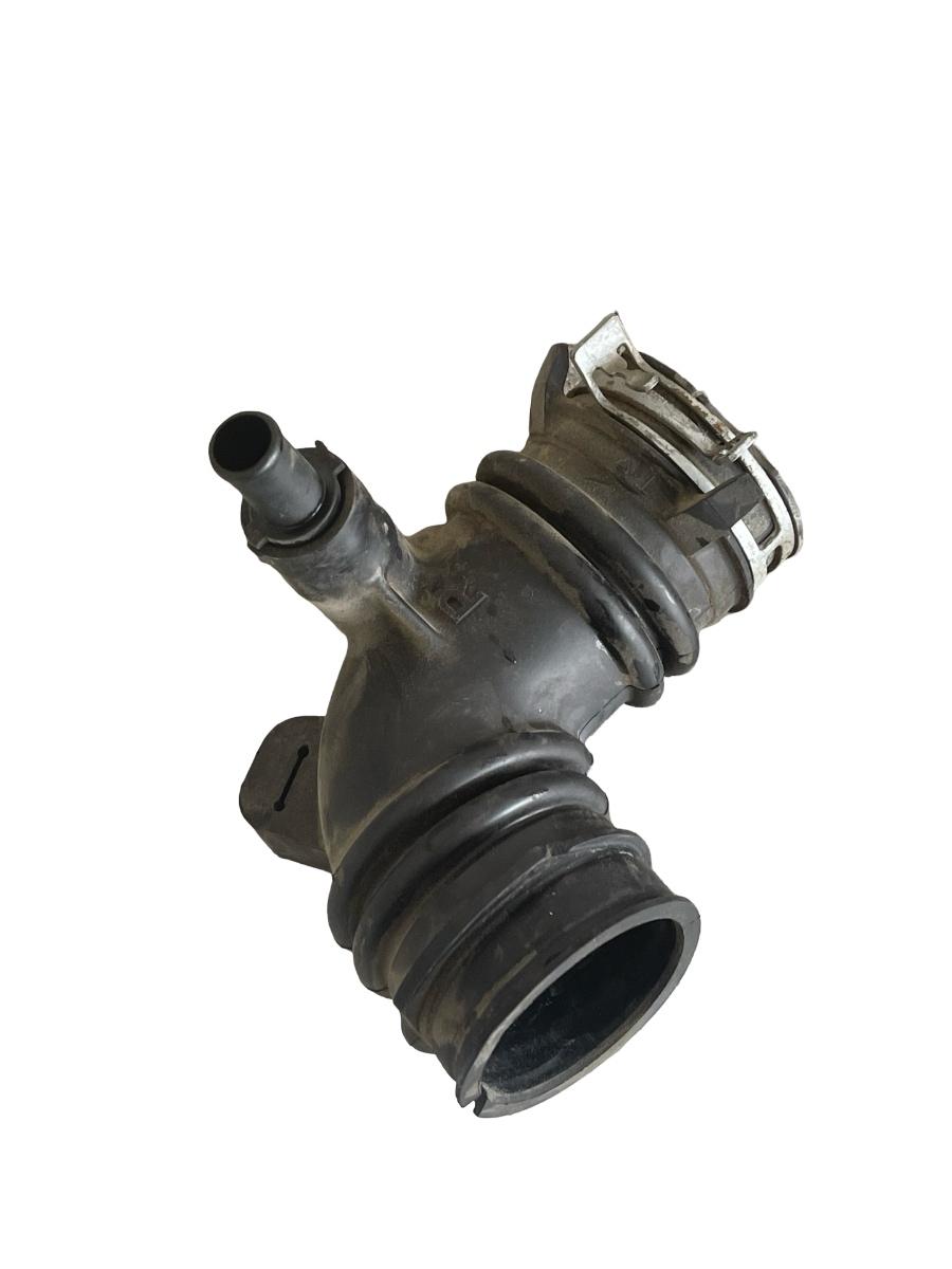 Furtun admisie aer TOYOTA YARIS _P13_ 2012 - > 1.3 VVTi 1NR-FE 17880-0Y030