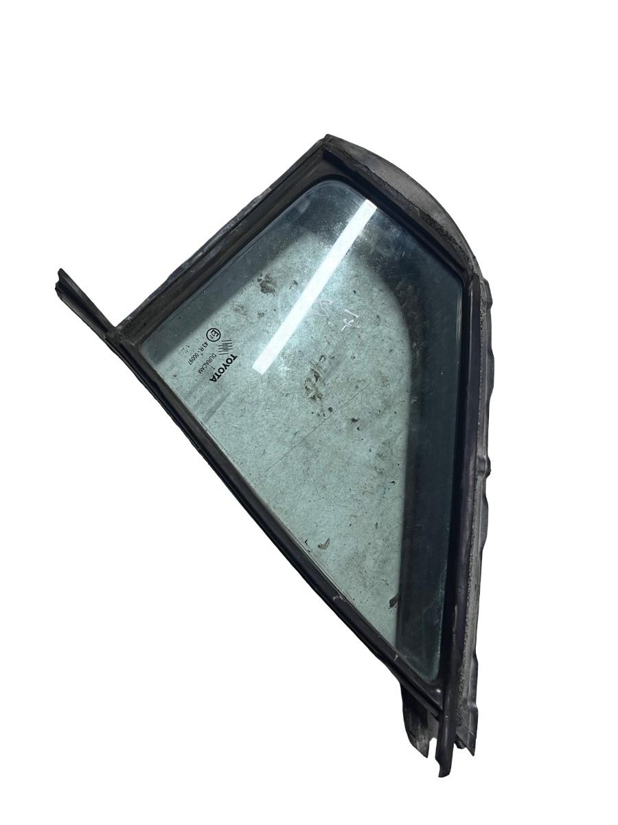 Geam fix  stanga fata TOYOTA YARIS _P13_ 2012 - >