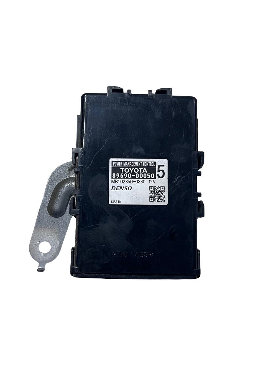 Alte module/unitati de control TOYOTA YARIS _P13_ 2012 - > 896900D050
