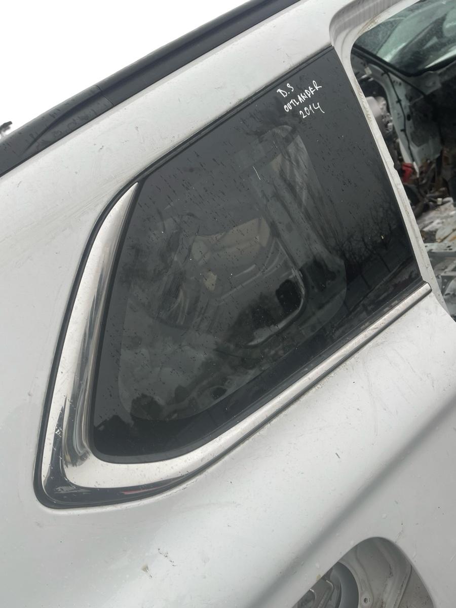 Geam pivotant portiera dreapta spate MITSUBISHI OUTLANDER III GG_W, GF_W, ZJ 2012 - >