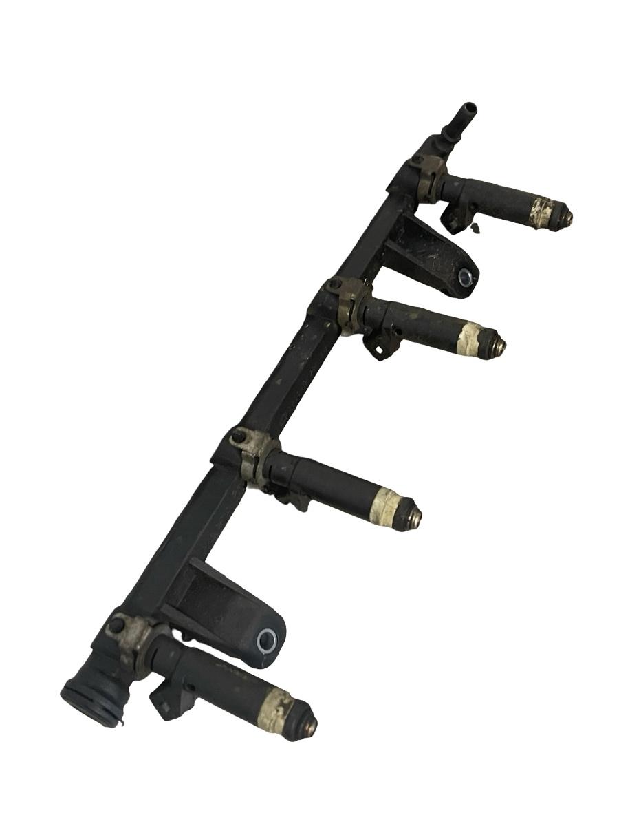 Rampa + injectoare RENAULT Symbol I [ 1998 - 2008 ] 1.4i 55KW K7J 8200494284A