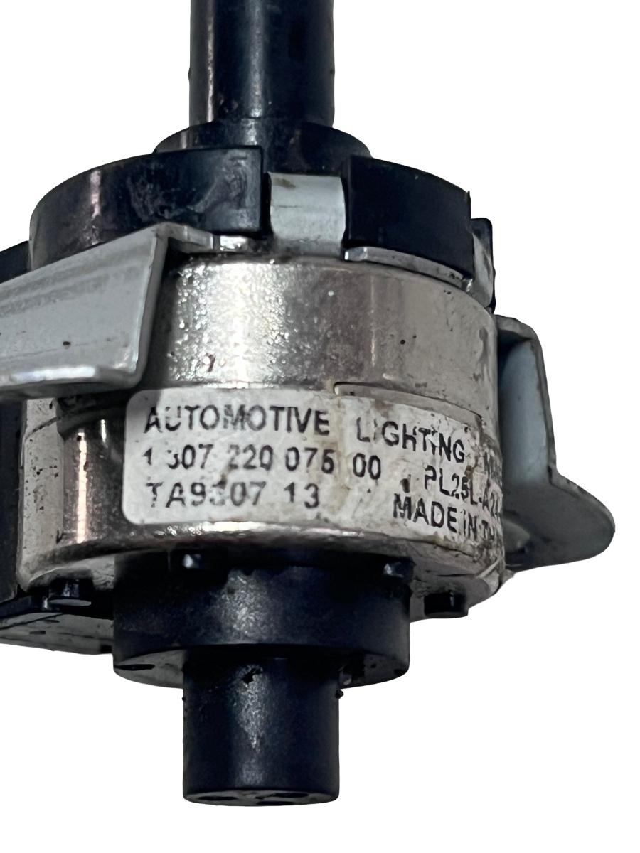 Reglare pozitionare motor far xenon dreapta fata VOLKSWAGEN Tiguan II Facelift [ 2020 - 2024 ] 130722007500 – foto 3