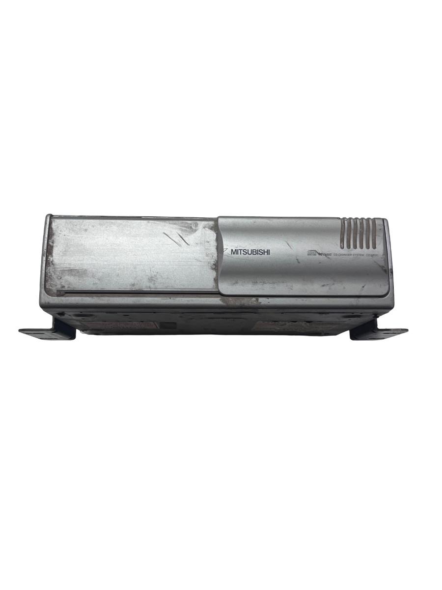 Magazie cd  MITSUBISHI L200 - 2002 MZ312569