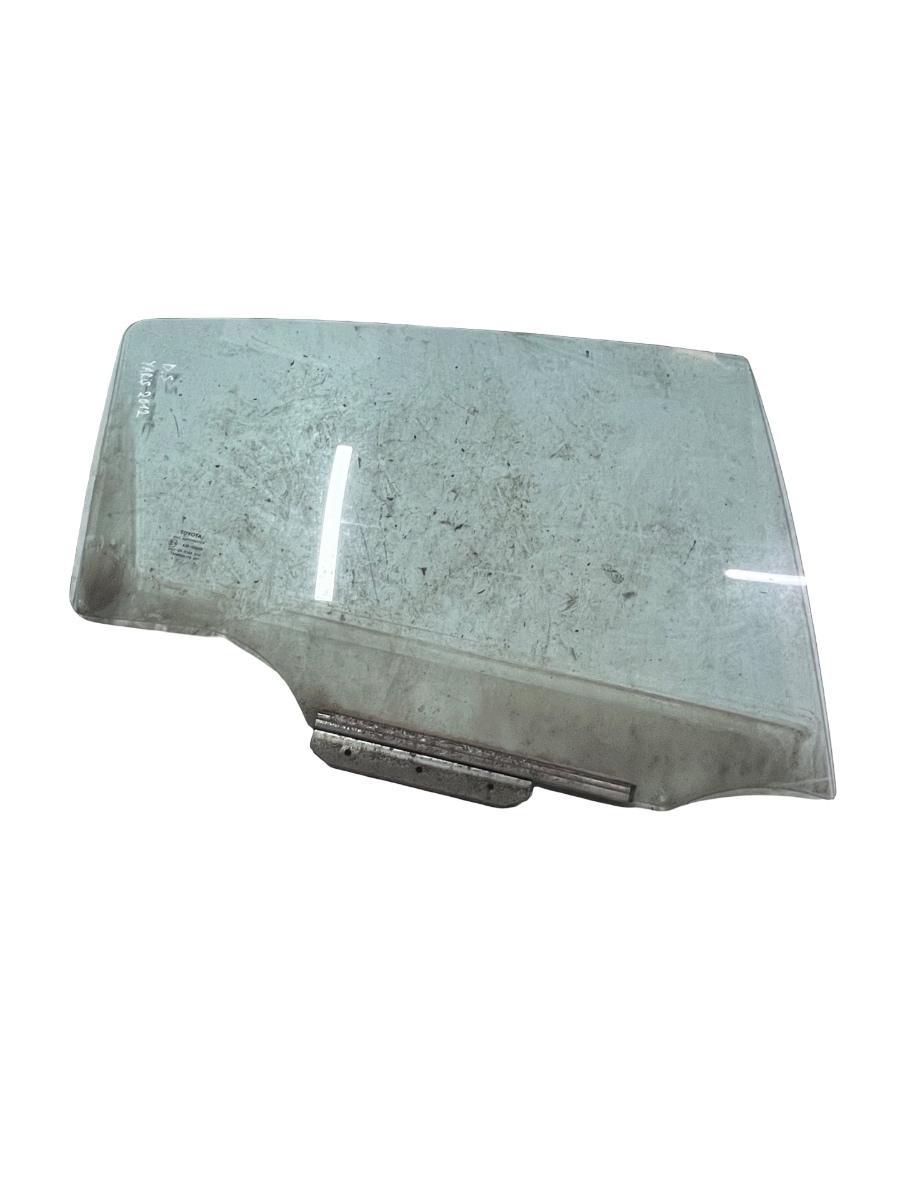 Geam portiera dreapta spate TOYOTA YARIS _P13_ 2012 - >
