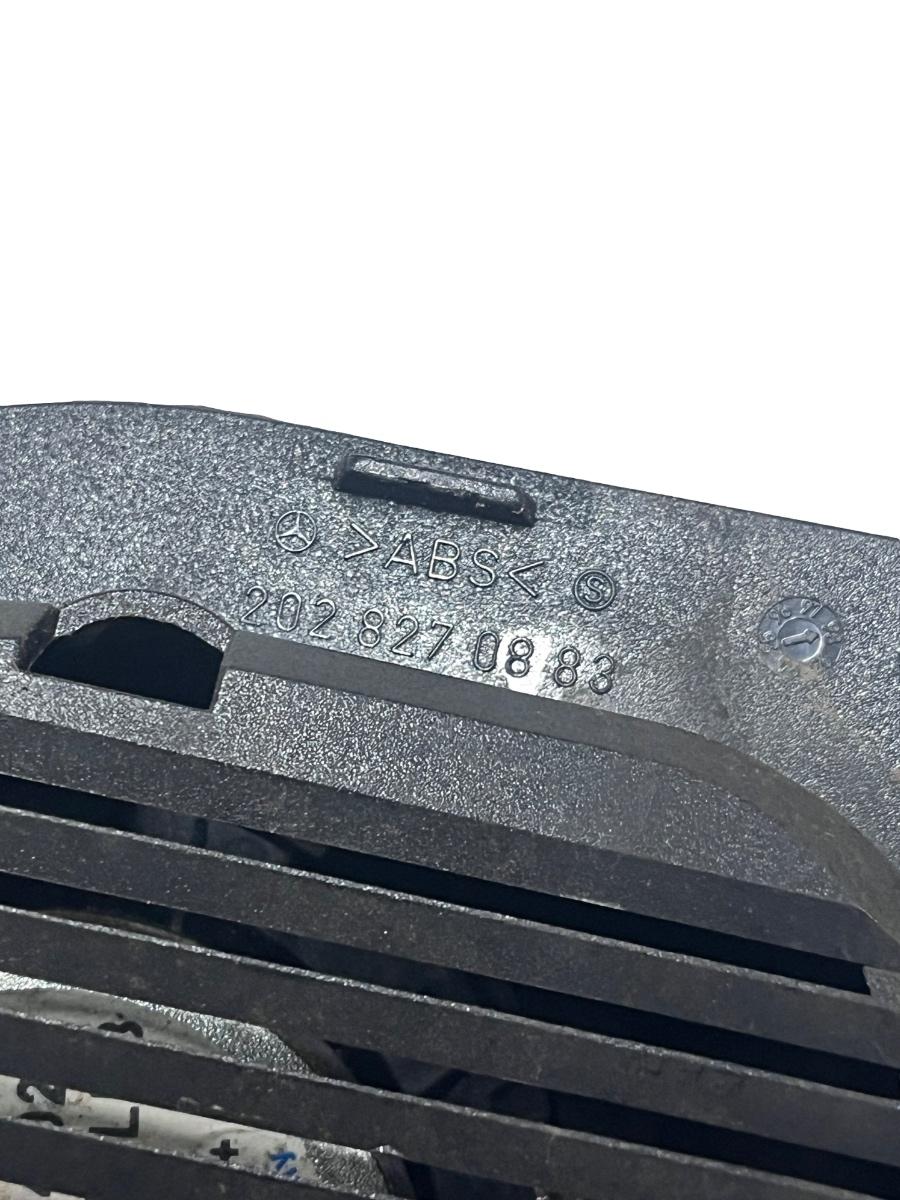 Difuzor portiera  dreapta spate MERCEDES-BENZ C-CLASS W202 1993 - 2000 2028270883 – foto 3