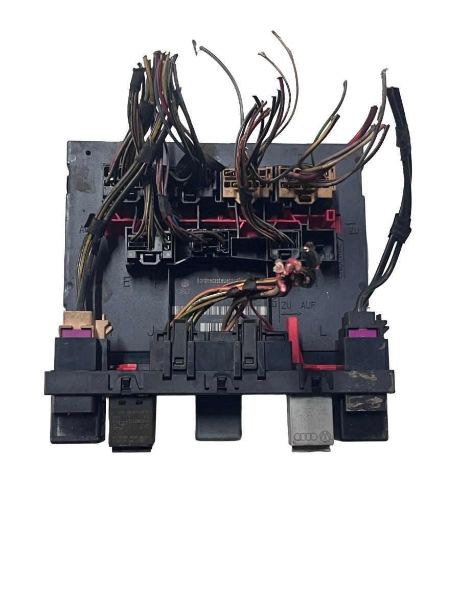Modul de confort VOLKSWAGEN TOURAN 1T1, 1T2 2003 - 2010 3C0937049 ( Carcasa crapata )