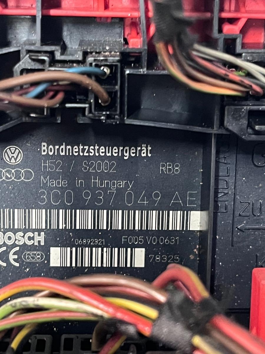 Modul de confort VOLKSWAGEN TOURAN 1T1, 1T2 2003 - 2010 3C0937049 ( Carcasa crapata ) – foto 2