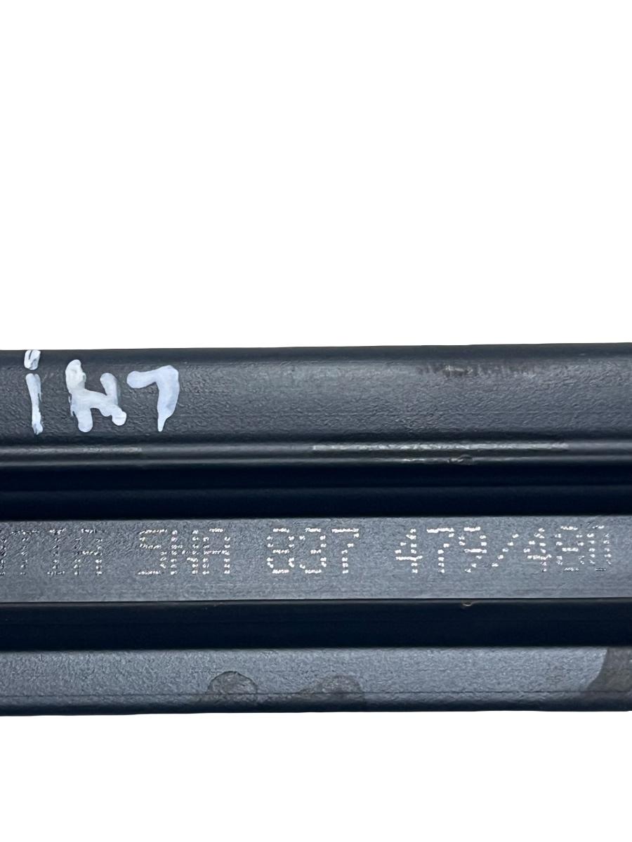 Perie geam portiera stanga fata VOLKSWAGEN Tiguan II Facelift R LINE  [ 2020 - 2024 ] 5NA837479 – foto 2
