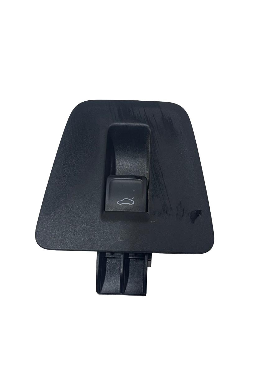 Buton deschidere haion/portbagaj VOLKSWAGEN Tiguan II Facelift R line [ 2020 - 2024 ] 5NA868247