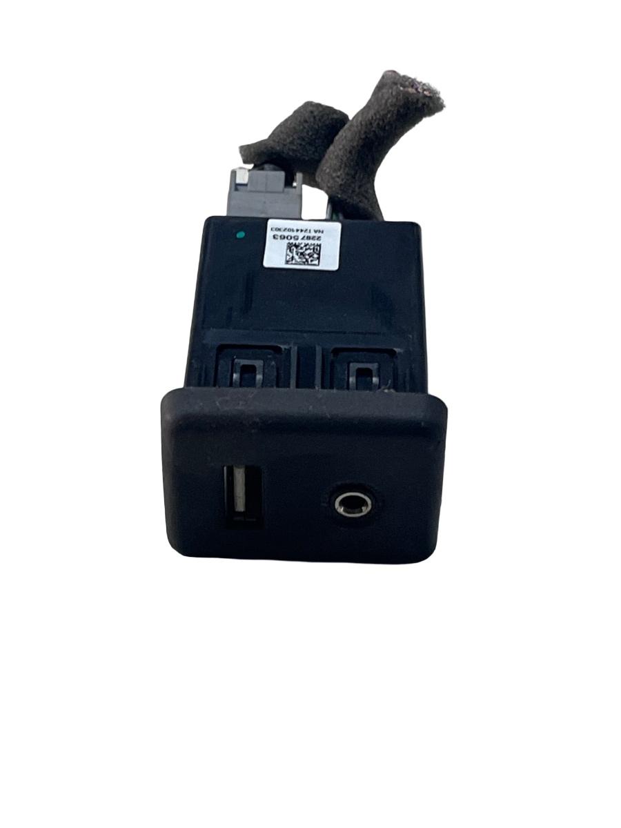 Conector priza USB / jack OPEL INSIGNIA A Country Tourer G09 2008 - 2017 22875063