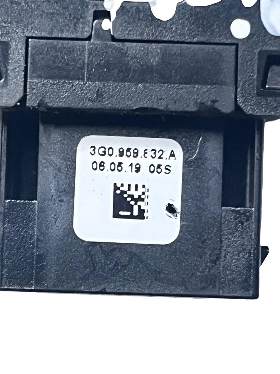 Buton inchidere haion VOLKSWAGEN Tiguan II Facelift [ 2020 - 2024 ] 3G0959832A – foto 3
