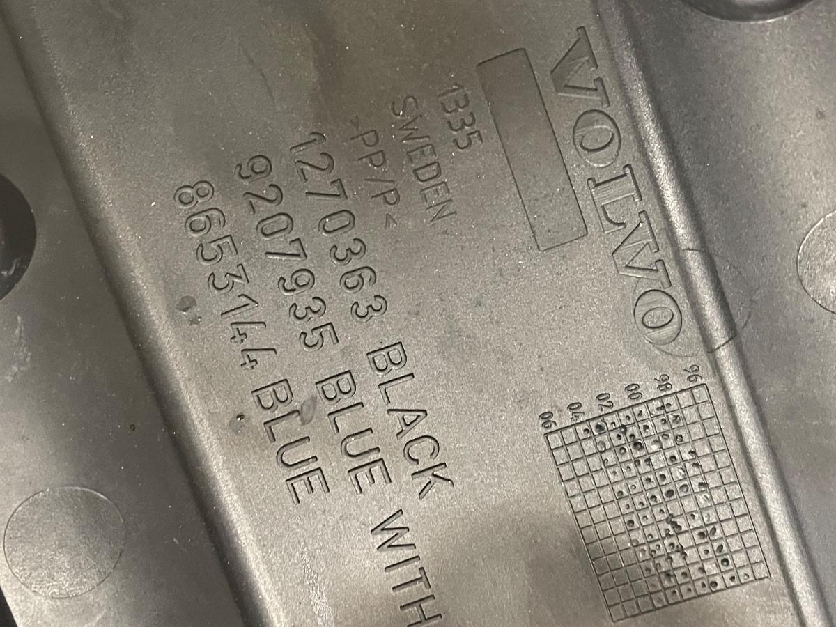 Capac motor  VOLVO S60 I 384 2000 - 2010 2.4 B 5244 S2 1270363 – foto 3