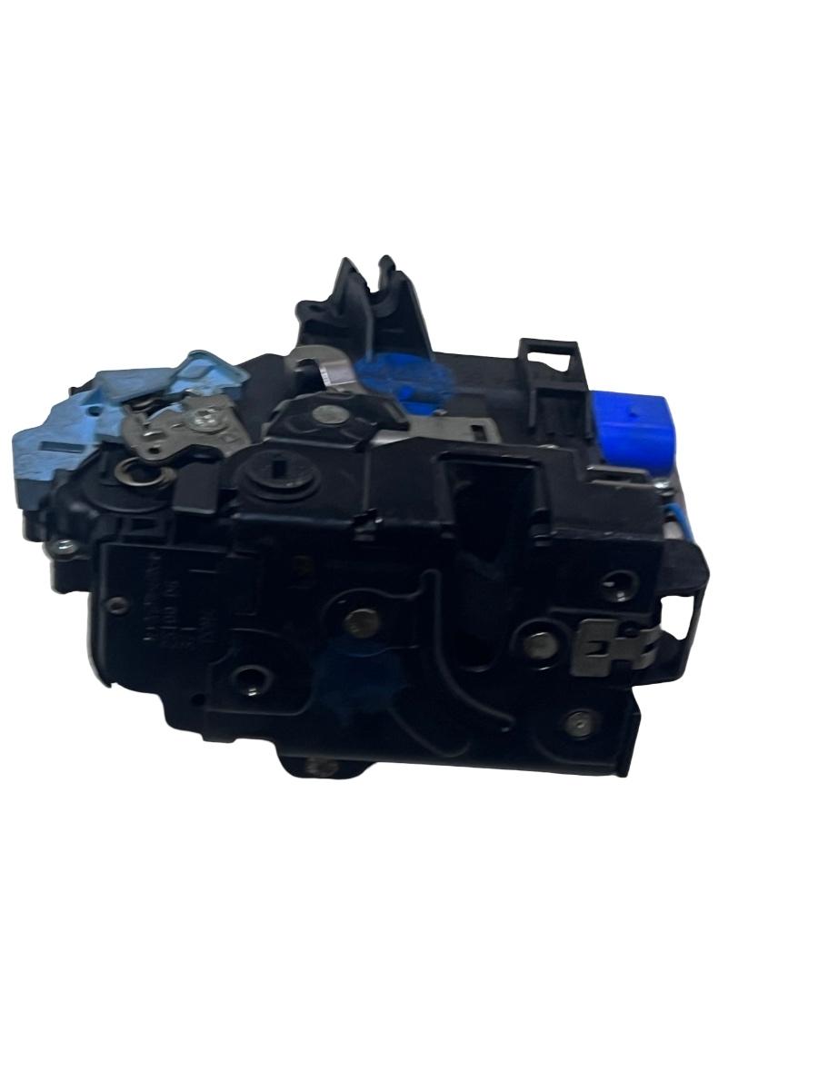 Broasca usa stanga spate VOLKSWAGEN GOLF VI 5K1 2008 - 2013 7L0839015D