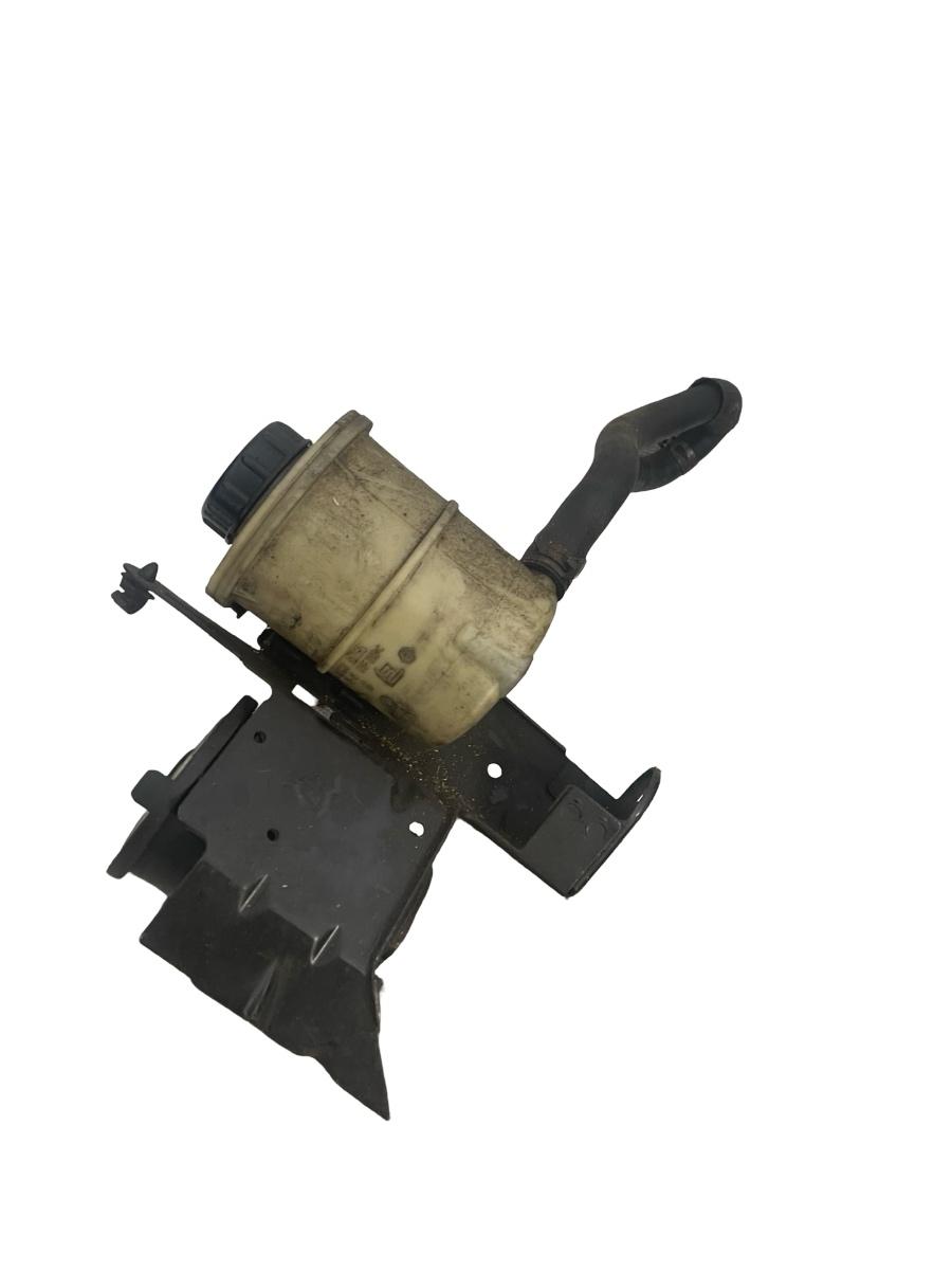 Rezervor lichid servodirectie RENAULT ESPACE IV JK0/1_ 2002 - > 2.2DCI 8200005185