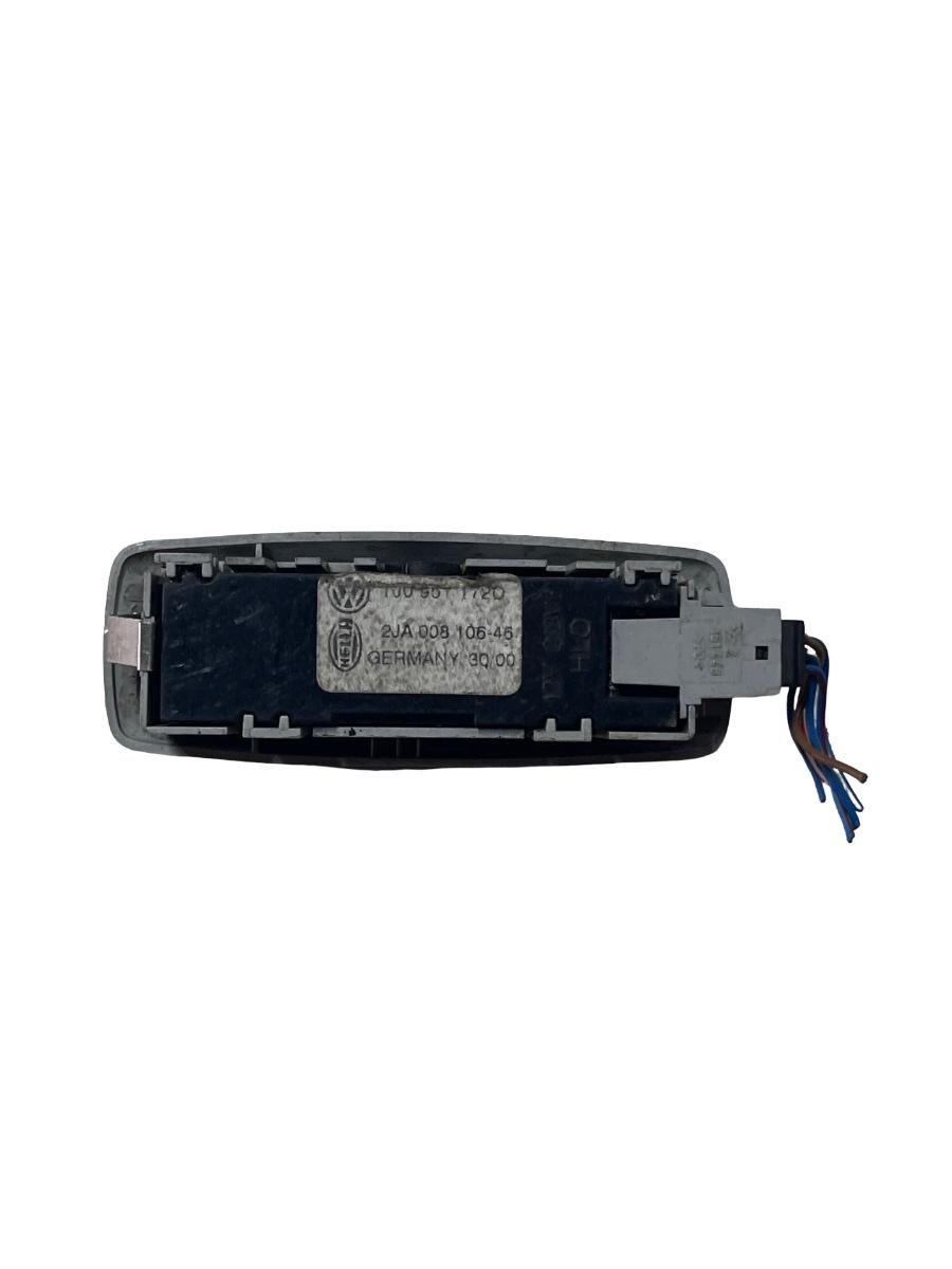 Lampa interioara habitaclu VOLKSWAGEN GOLF IV 1J1 1997 - 2007 2JA00810646 – foto 2