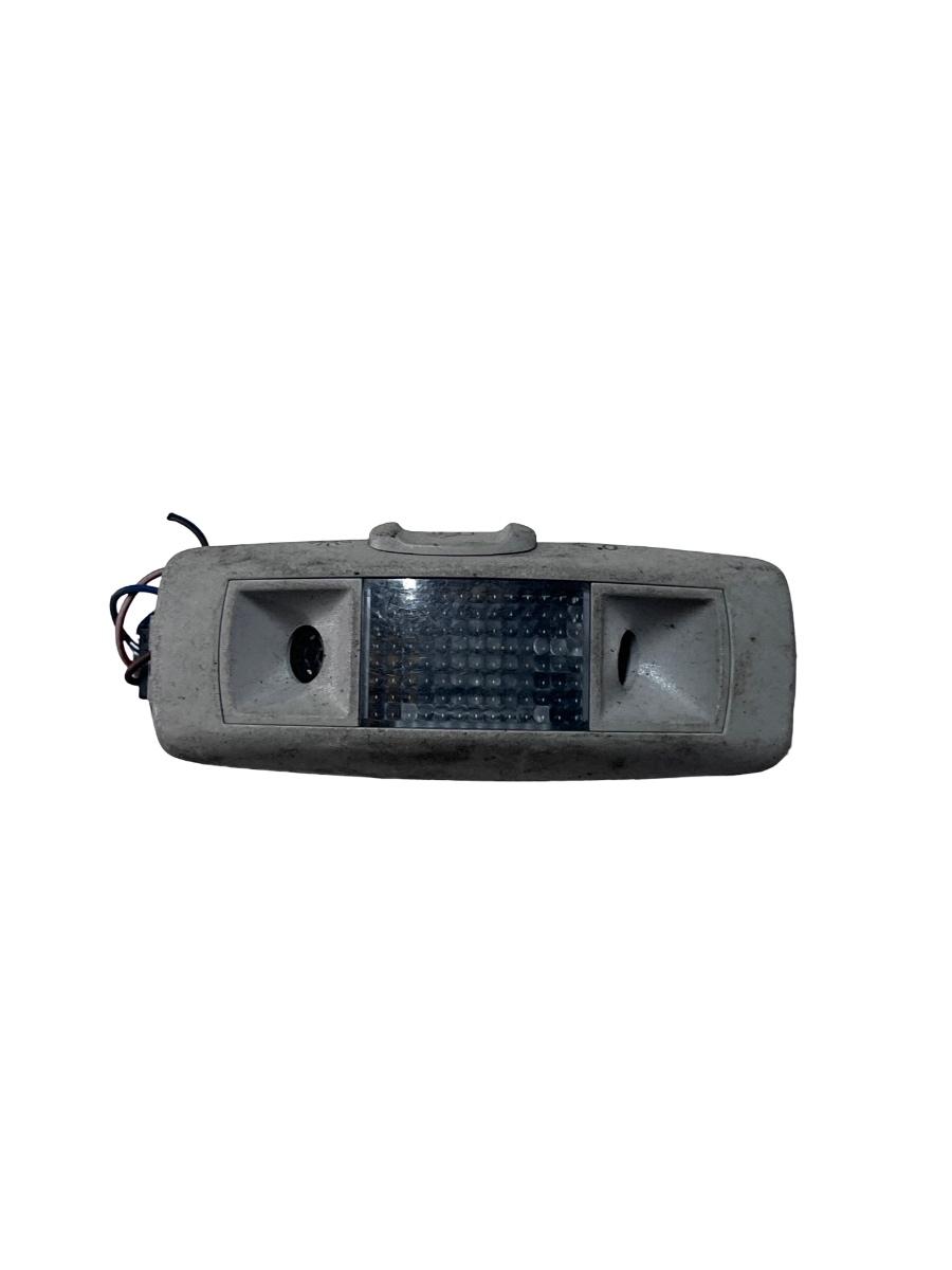 Lampa interioara habitaclu stanga fata VOLKSWAGEN GOLF IV 1J1 1997 - 2007 1J0951171D