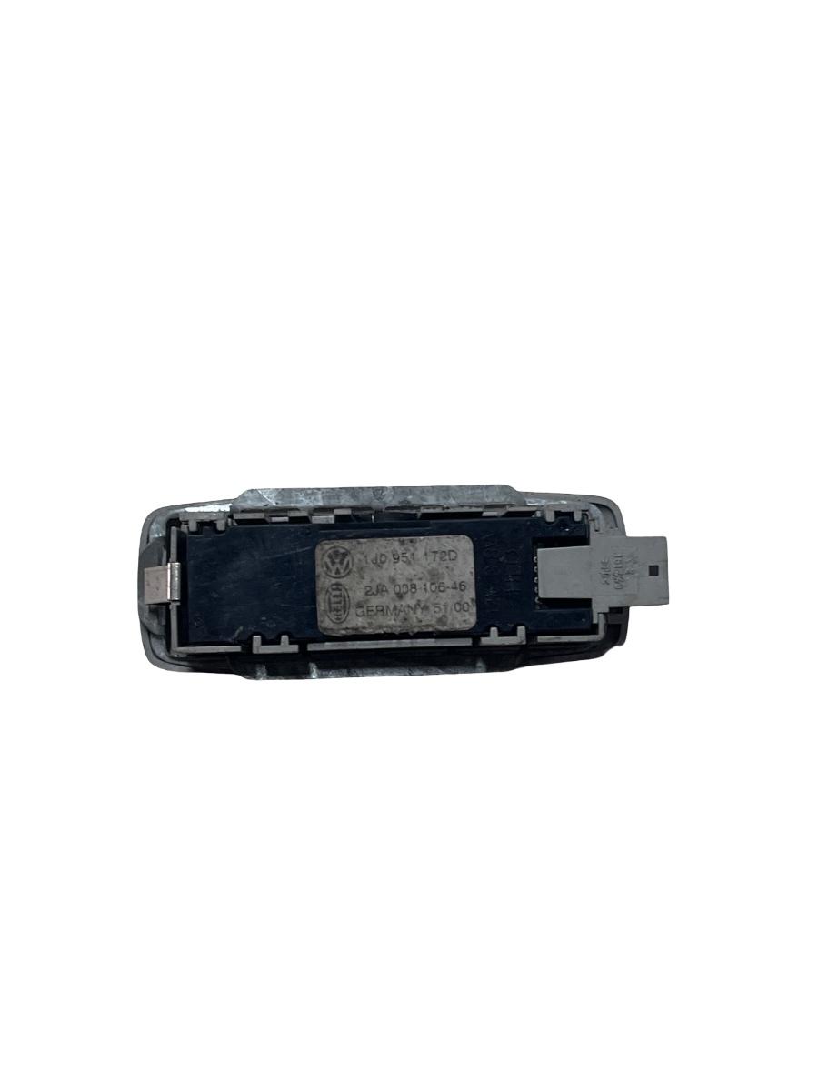 Lampa interioara habitaclu dreapta spate VOLKSWAGEN GOLF IV 1J1 1997 - 2007 1J0951172D – foto 2