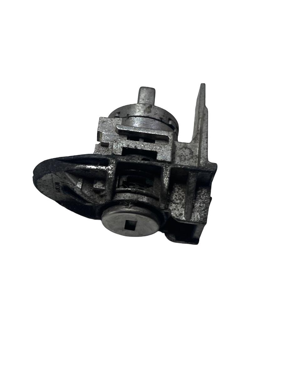Butuc usa stanga fata FORD FIESTA VI 2008 - >