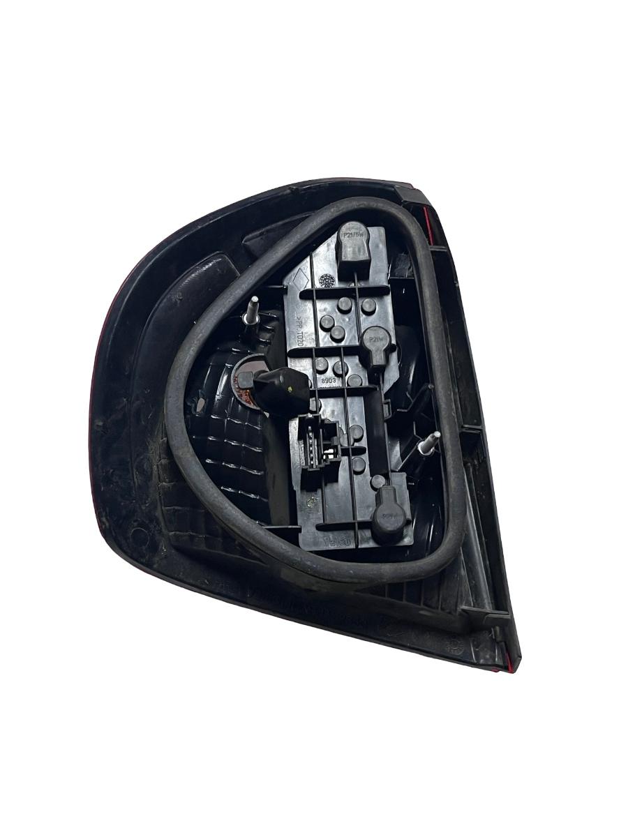 Lampa spate / Stop dreapta spate RENAULT Symbol I [ 1998 - 2008 ] ( fisura mica ) – foto 2